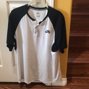Nike SB Henley